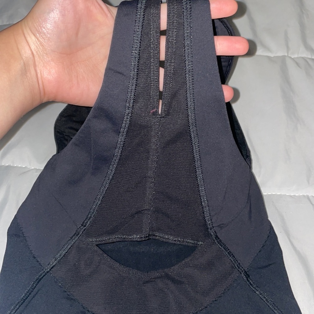 Lululemon - Picture 3 of 4